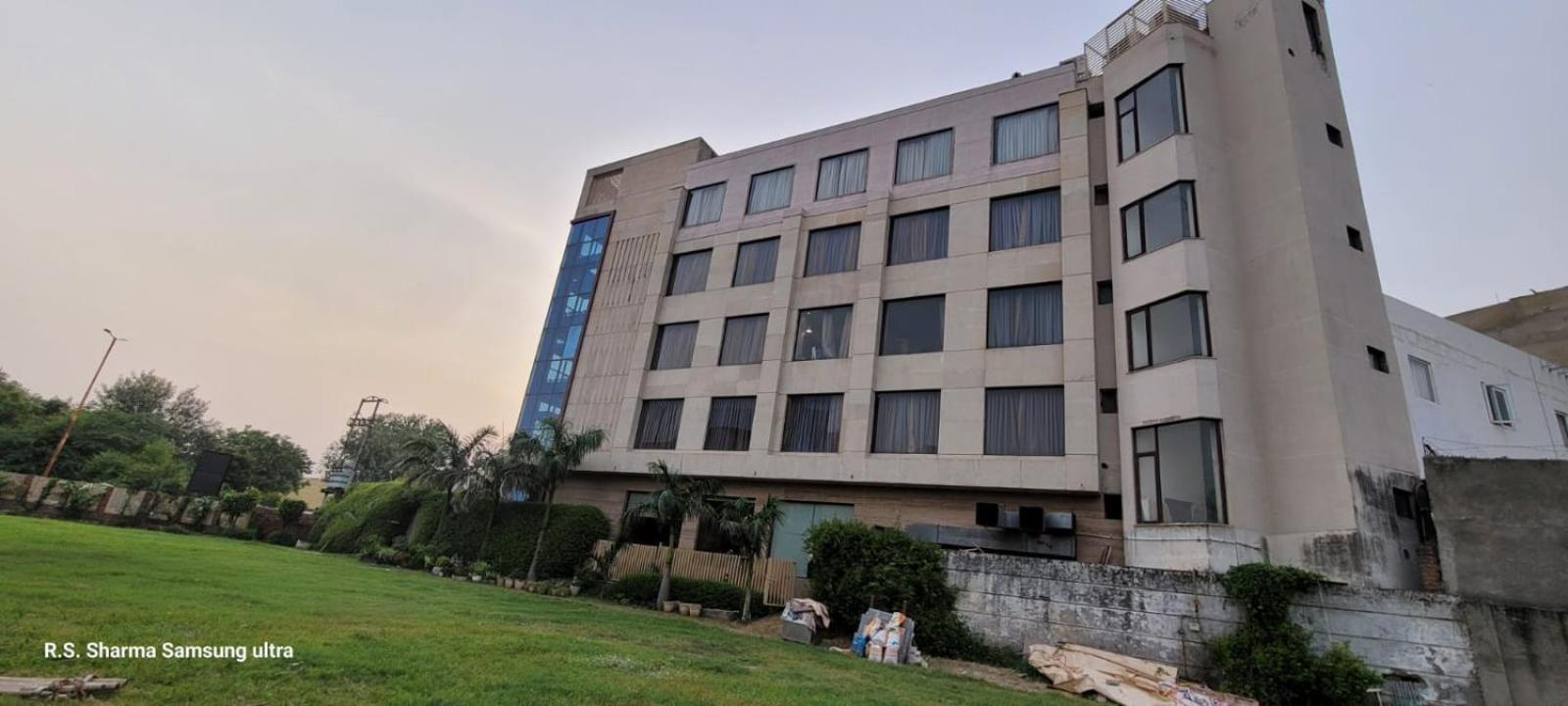 Maple Grand Hotel Agra  Eksteriør billede