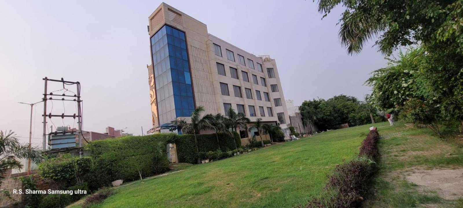 Maple Grand Hotel Agra  Eksteriør billede