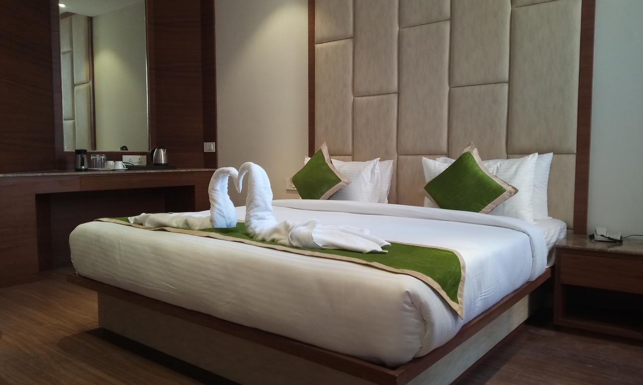 Maple Grand Hotel Agra  Eksteriør billede