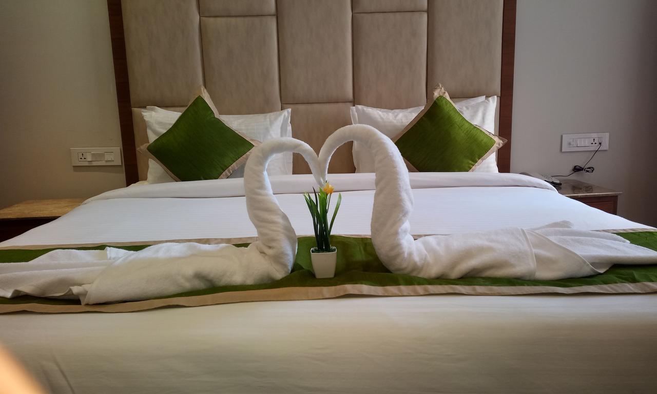 Maple Grand Hotel Agra  Eksteriør billede