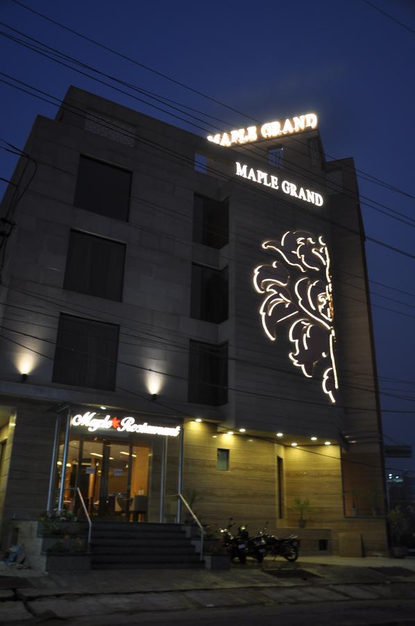 Maple Grand Hotel Agra  Eksteriør billede