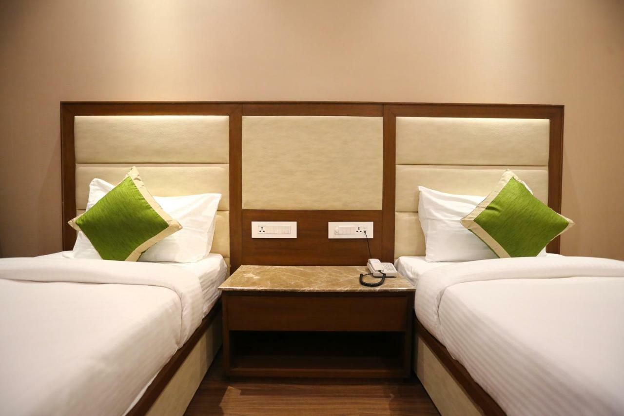 Maple Grand Hotel Agra  Eksteriør billede