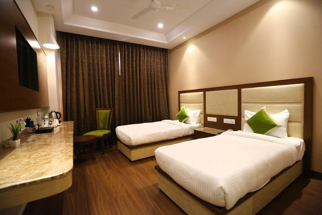 Maple Grand Hotel Agra  Eksteriør billede