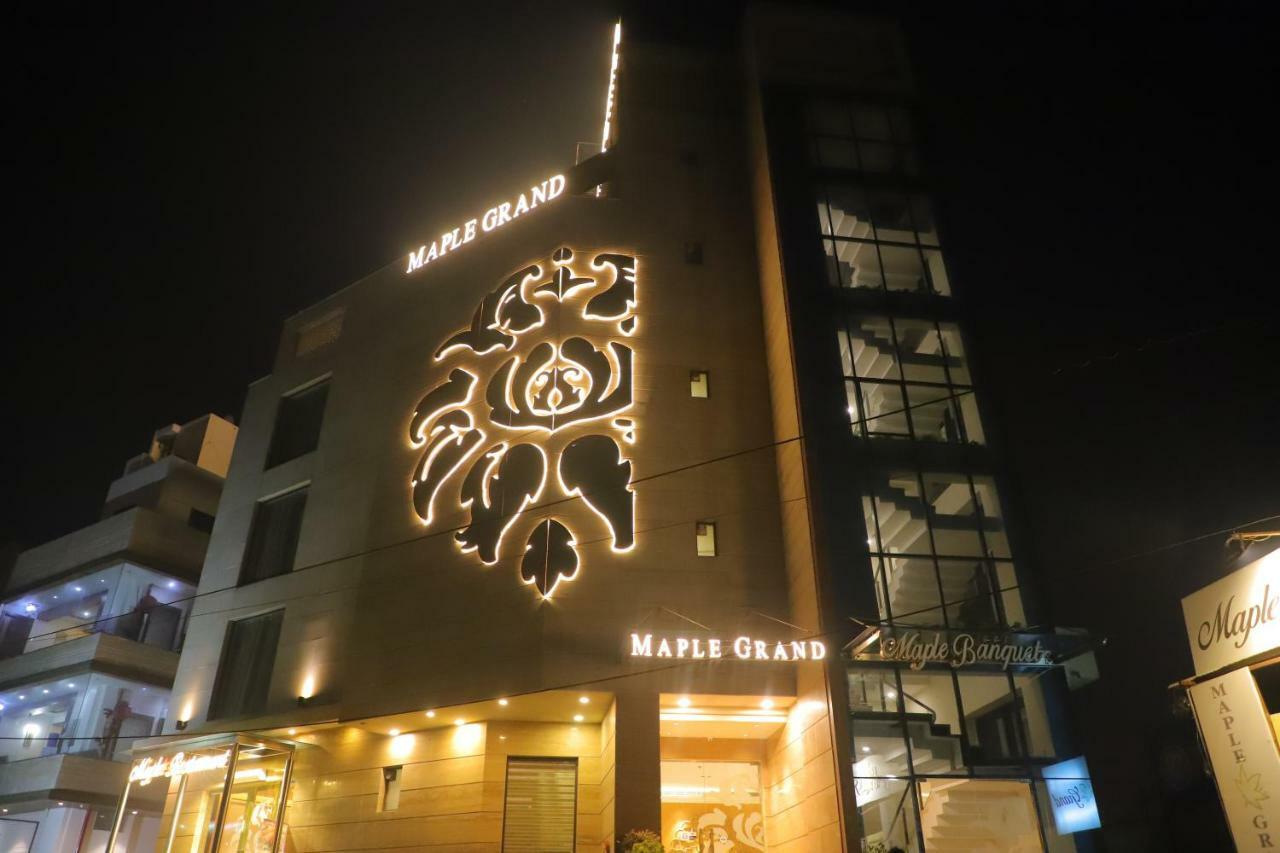 Maple Grand Hotel Agra  Eksteriør billede
