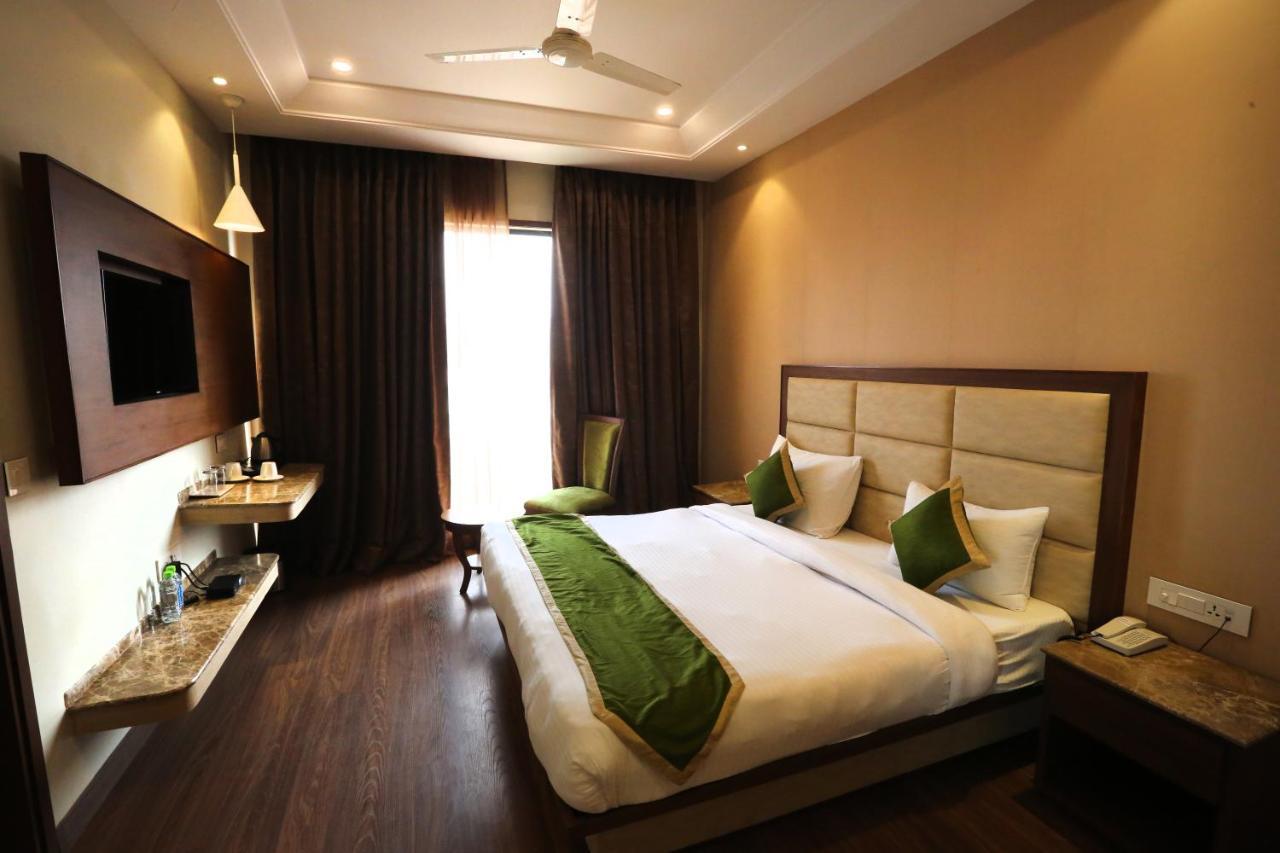 Maple Grand Hotel Agra  Eksteriør billede